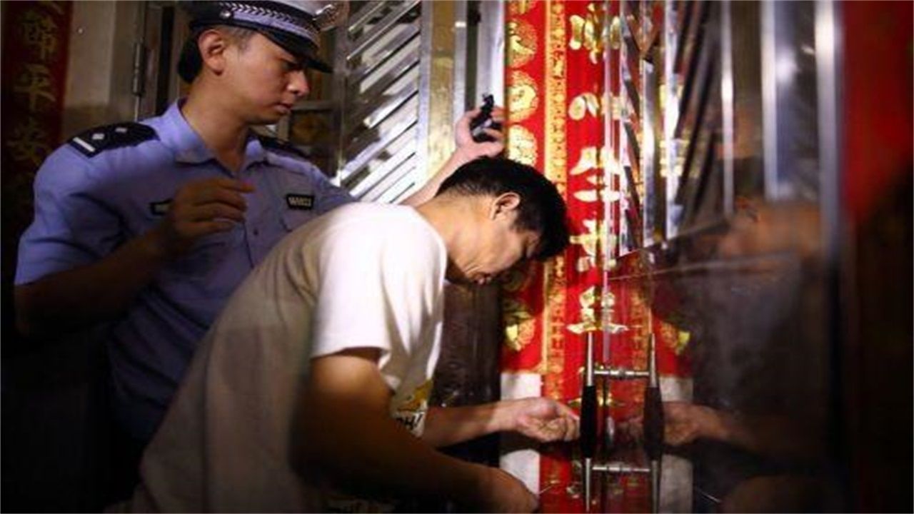 广元请开锁师傅开了锁后，师傅